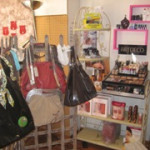 Vente d'accessoires, maroquinerie, bijoux
