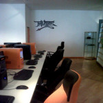 Magasin d'informatique et cyber caf� Uz�s