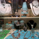 Bijoux fantaisie et maroquinerie � Orange