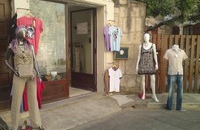 Pr�t � porter Hommes et femmes � Saint R�my de Provence chez Envie De...